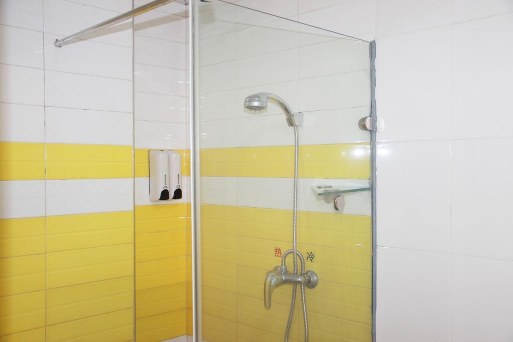 7Days Inn Qingdao Wusi Square Middle Xianggang Road Zimmer foto